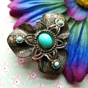 Vintage clip turquoise color fur clip brooch silver tone dress clip art deco